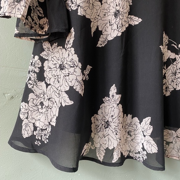Xhilaration dress, size XL, black with white floral print - Picture 13 of 13